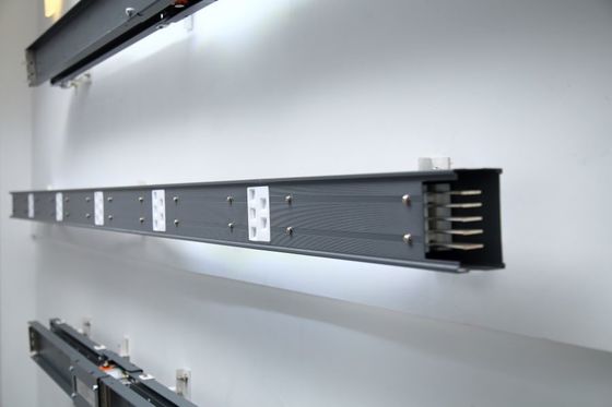 IEC 61439-1 IP54 380V 63A que enciende la barra eléctrica del cobre del sistema de Busway y de aluminio